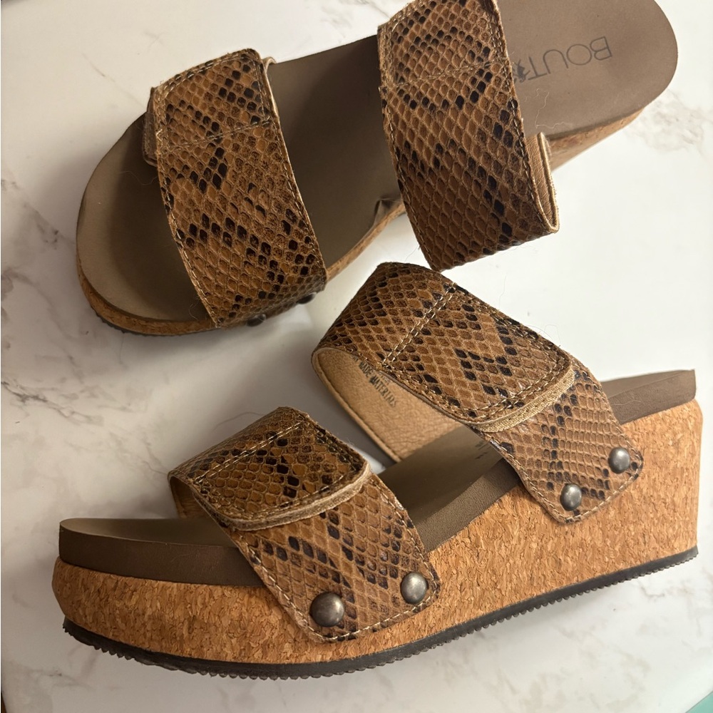 Corkys wedges